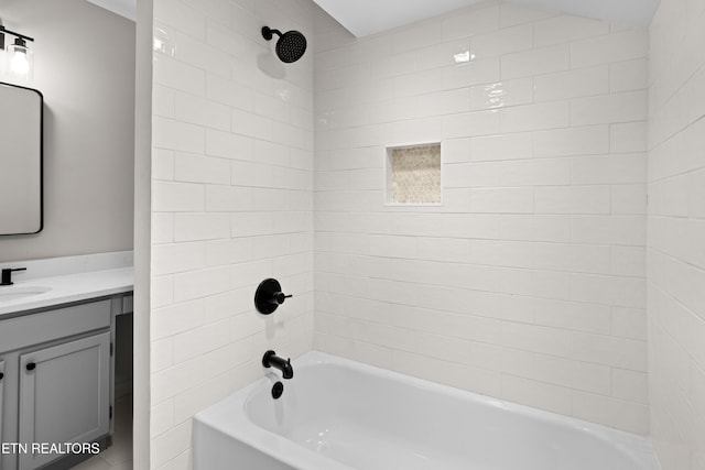 8411 Ivy Green Way, Knoxville, TN 37919 - full bath featuring shower / washtub combination and vanity