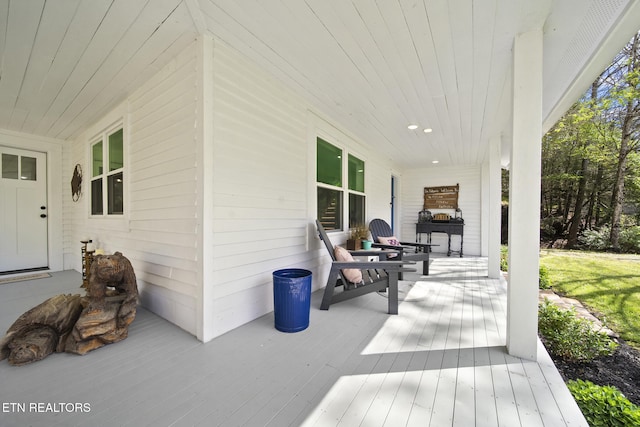 view of patio / terrace with covered porch