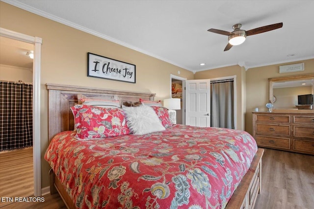 470 Deerfield Lndg Unit 5, Lafollette, TN 37766 - bedroom with crown molding, wood finished floors, ceiling fan, ensuite bath, and recessed lighting