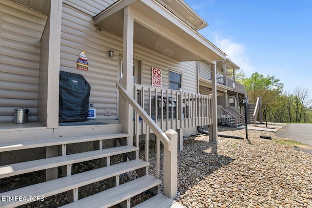 470 Deerfield Lndg Unit 5, Lafollette, TN 37766 - entrance to property with covered porch