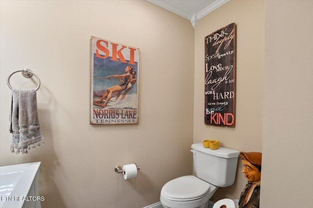 470 Deerfield Lndg Unit 5, Lafollette, TN 37766 - bathroom featuring toilet, vanity, and ornamental molding
