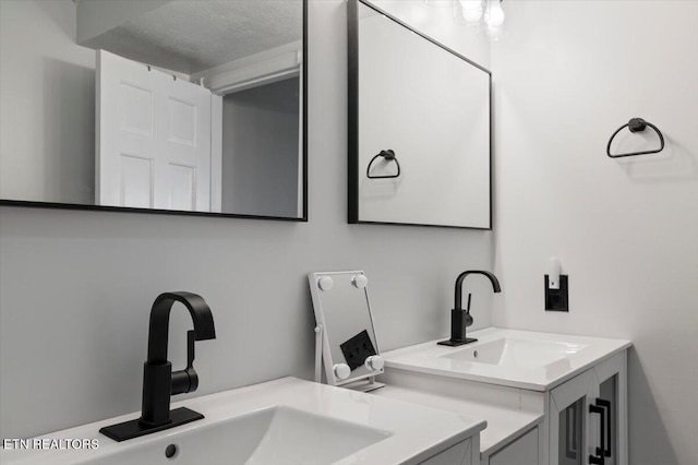 470 Deerfield Lndg Unit 5, Lafollette, TN 37766 - bathroom featuring vanity