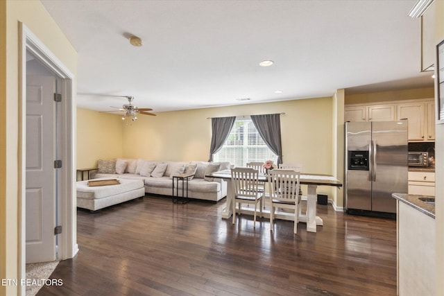 living area featuring recessed lighting, a toaster, ceiling fan, dark wood-style floors, and visible vents