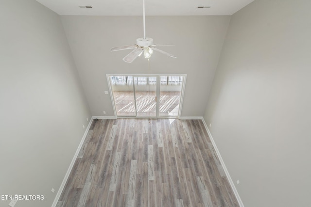 300 Willington Pl, Loudon, TN 37774 - unfurnished room featuring wood finished floors, visible vents, baseboards, and ceiling fan