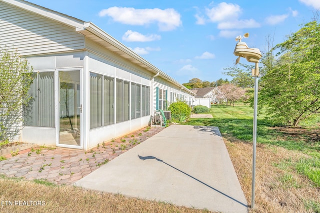 300 Willington Pl, Loudon, TN 37774 - view of patio with a sunroom