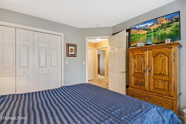 bedroom with a closet