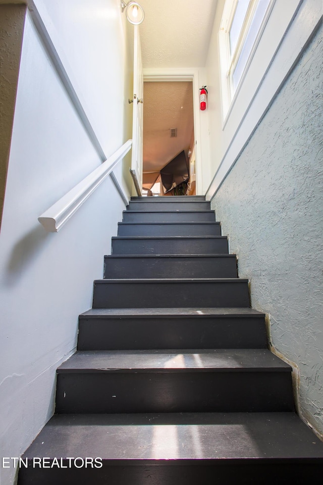 124 E Wadsworth Cir, Oak Ridge, TN 37830 - view of stairs