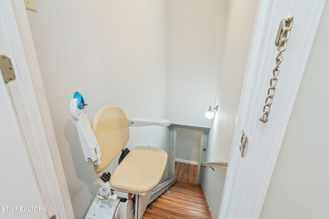 1109 Greywood Dr, Knoxville, TN 37923 - bathroom with wood finished floors