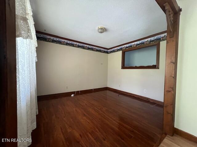 205 Hickory Ln, Jacksboro, TN 37757