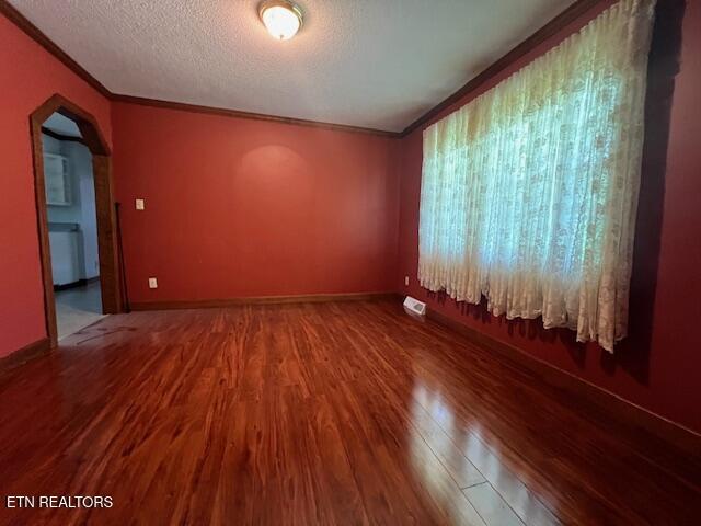 205 Hickory Ln, Jacksboro, TN 37757