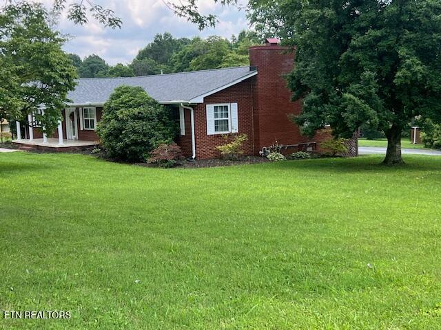 205 Hickory Ln, Jacksboro, TN 37757