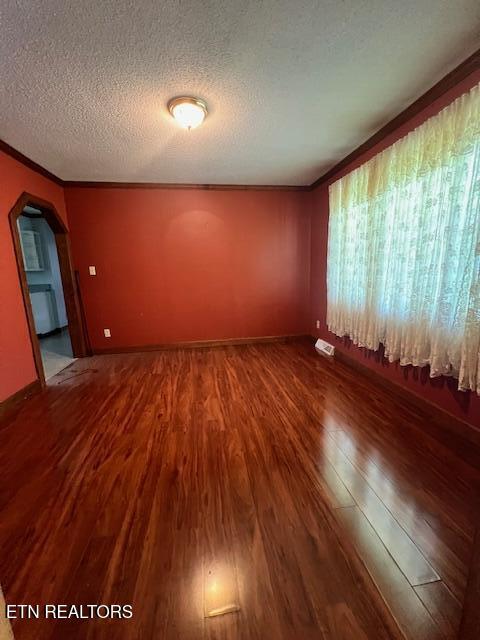 205 Hickory Ln, Jacksboro, TN 37757