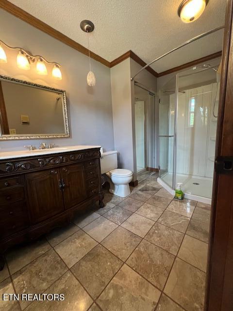 205 Hickory Ln, Jacksboro, TN 37757