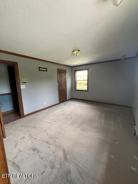 205 Hickory Ln, Jacksboro, TN 37757