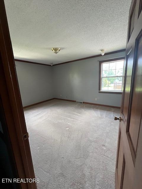 205 Hickory Ln, Jacksboro, TN 37757