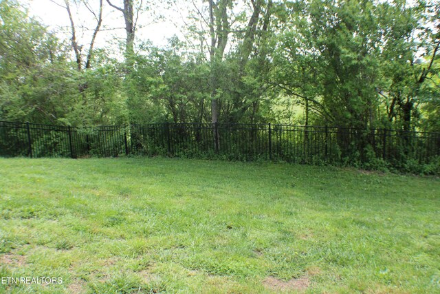184 Danielle Ct, Harrogate, TN 37752 - view of yard with fence