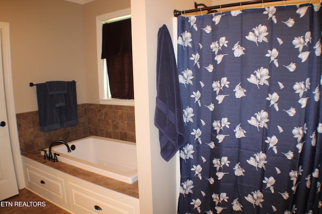 184 Danielle Ct, Harrogate, TN 37752 - full bathroom with a shower with shower curtain and a garden tub
