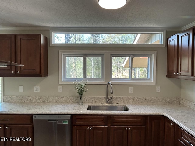 1713 Cardinal Dr, Gatlinburg, TN 37738 - kitchen with a textured ceiling, dishwasher, crown molding, and a sink