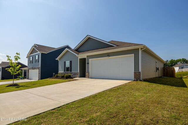 1423 Ridge Estates Dr, Athens, TN 37303 - craftsman-style house with concrete driveway and a garage