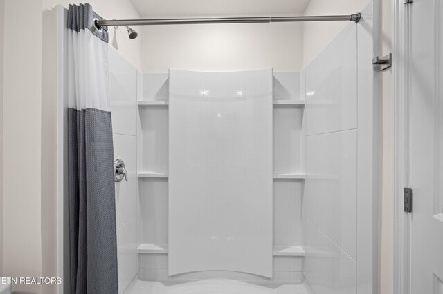 1423 Ridge Estates Dr, Athens, TN 37303 - full bath with a shower stall
