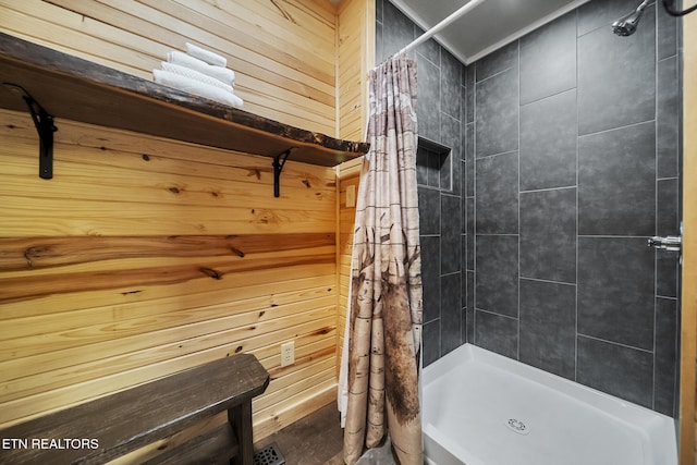 901 Sunrise Blvd, Sevierville, TN 37862 - full bath featuring a shower stall