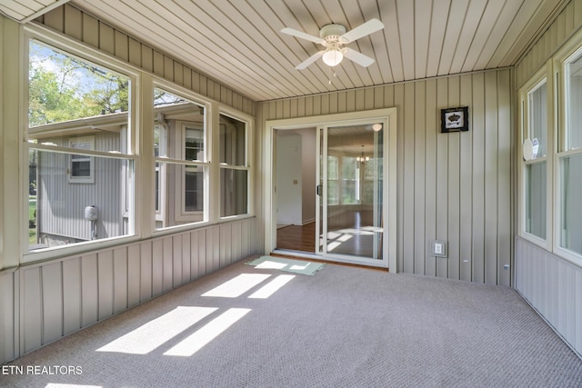 11 Windsor Pt, Crossville, TN 38558 - unfurnished sunroom featuring ceiling fan
