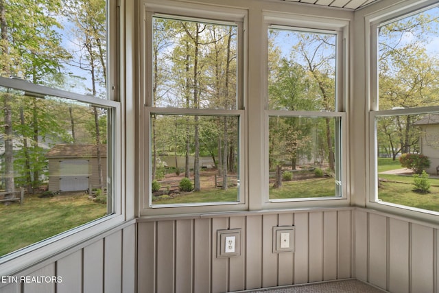 11 Windsor Pt, Crossville, TN 38558 - view of unfurnished sunroom