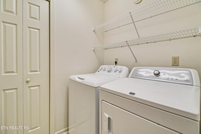 11 Windsor Pt, Crossville, TN 38558 - washroom featuring laundry area and washer and clothes dryer