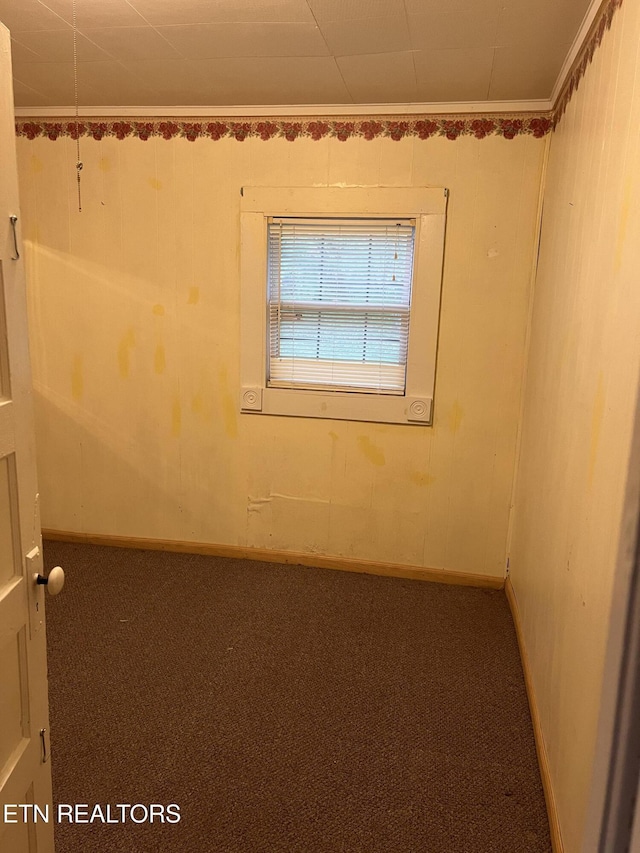 922 W Central Ave, Lafollette, TN 37766 - unfurnished room featuring carpet floors and baseboards