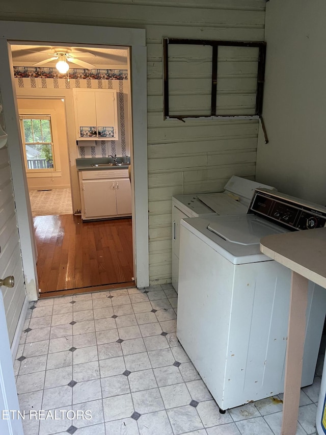 922 W Central Ave, Lafollette, TN 37766 - clothes washing area featuring ceiling fan, washer and clothes dryer, and laundry area