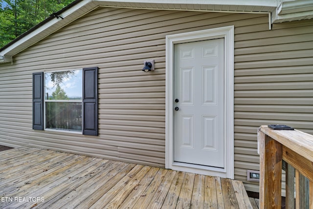 119 Sunset View Dr, Kingston, TN 37763 - view of exterior entry featuring a deck