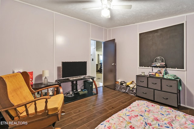 119 Sunset View Dr, Kingston, TN 37763 - bedroom featuring wood finished floors, ceiling fan, and a textured ceiling