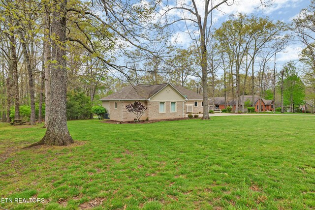 662 Laurel Cir, Crossville, TN 38555 - view of yard