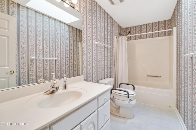 662 Laurel Cir, Crossville, TN 38555 - bathroom with vanity, toilet, visible vents, wallpapered walls, and shower / bath combination with curtain