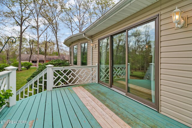 662 Laurel Cir, Crossville, TN 38555 - view of wooden terrace