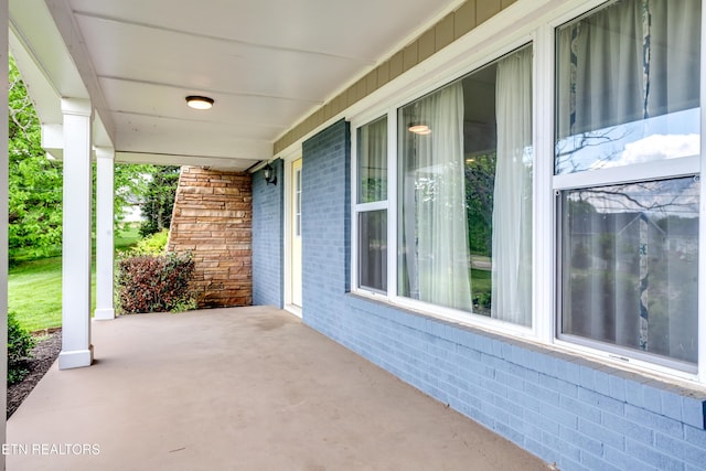 view of patio / terrace with covered porch