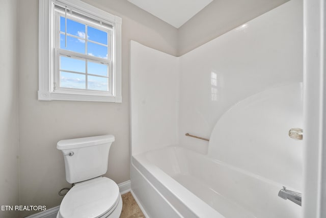 4762 Cabbage Ln, Knoxville, TN 37938 - full bathroom with baseboards and toilet