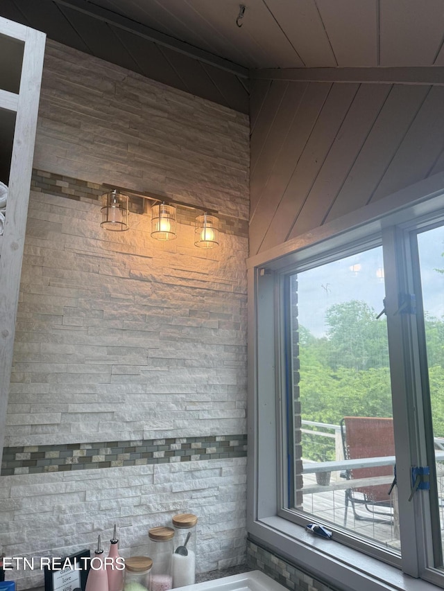 391 Underwood Grove Rd, Cumberland Gap, TN 37724 - detailed view of wood walls