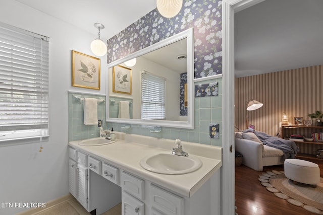 705 Kimbee Rd, Knoxville, TN 37923 - bathroom featuring plenty of natural light, a sink, and wallpapered walls