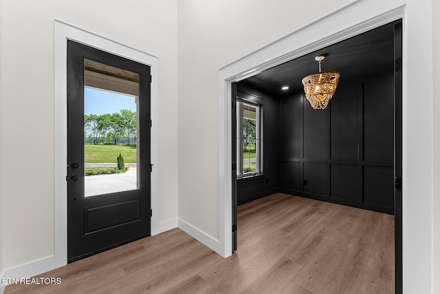 922 Eagle Point Dr, Loudon, TN 37774 - entrance foyer featuring baseboards, a wealth of natural light, and light wood finished floors