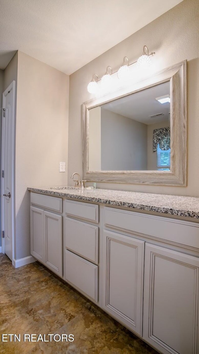 645 Bryce View Ln, Sevierville, TN 37876 - bathroom with vanity