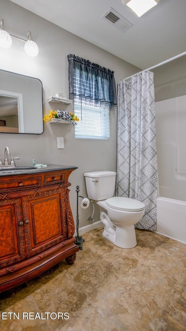 645 Bryce View Ln, Sevierville, TN 37876 - full bathroom featuring toilet, visible vents, shower / tub combo, and vanity