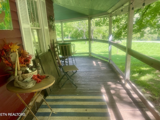 view of sunroom / solarium