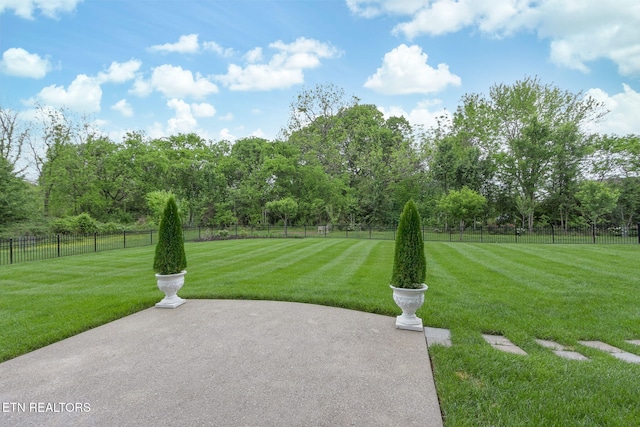 367 Barnsley Rd, Farragut, TN 37934 - view of yard with fence and a patio