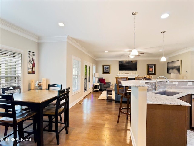 107 Mistletoeberry Rd, Oak Ridge, TN 37830 - dining room featuring recessed lighting, ornamental molding, ceiling fan, and light wood-style flooring