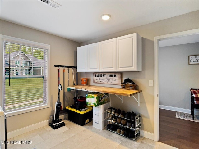 107 Mistletoeberry Rd, Oak Ridge, TN 37830 - interior space featuring recessed lighting, visible vents, and baseboards