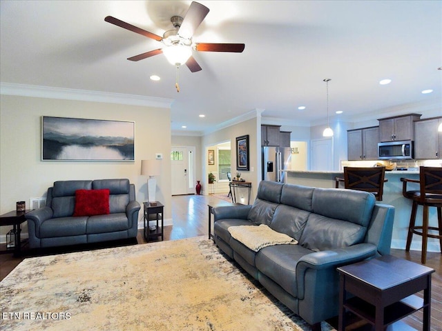 107 Mistletoeberry Rd, Oak Ridge, TN 37830 - living room featuring recessed lighting, crown molding, baseboards, a ceiling fan, and dark wood-type flooring