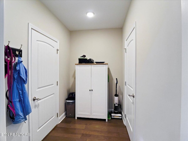 107 Mistletoeberry Rd, Oak Ridge, TN 37830 - interior space featuring recessed lighting, dark wood finished floors, and baseboards