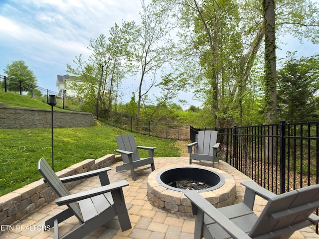 107 Mistletoeberry Rd, Oak Ridge, TN 37830 - view of patio with a fenced backyard and an outdoor fire pit