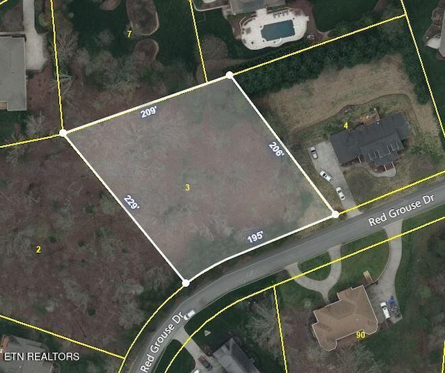 130 Red Grouse Dr, Lenoir City, TN 37772